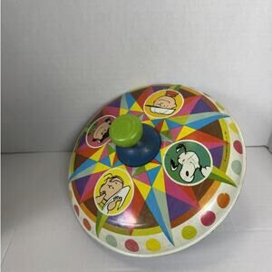 Vintage Chein CHARLIE BROWN PEANUTS SNOOPY LUCY LINUS TIN-LITHO Spinning Top